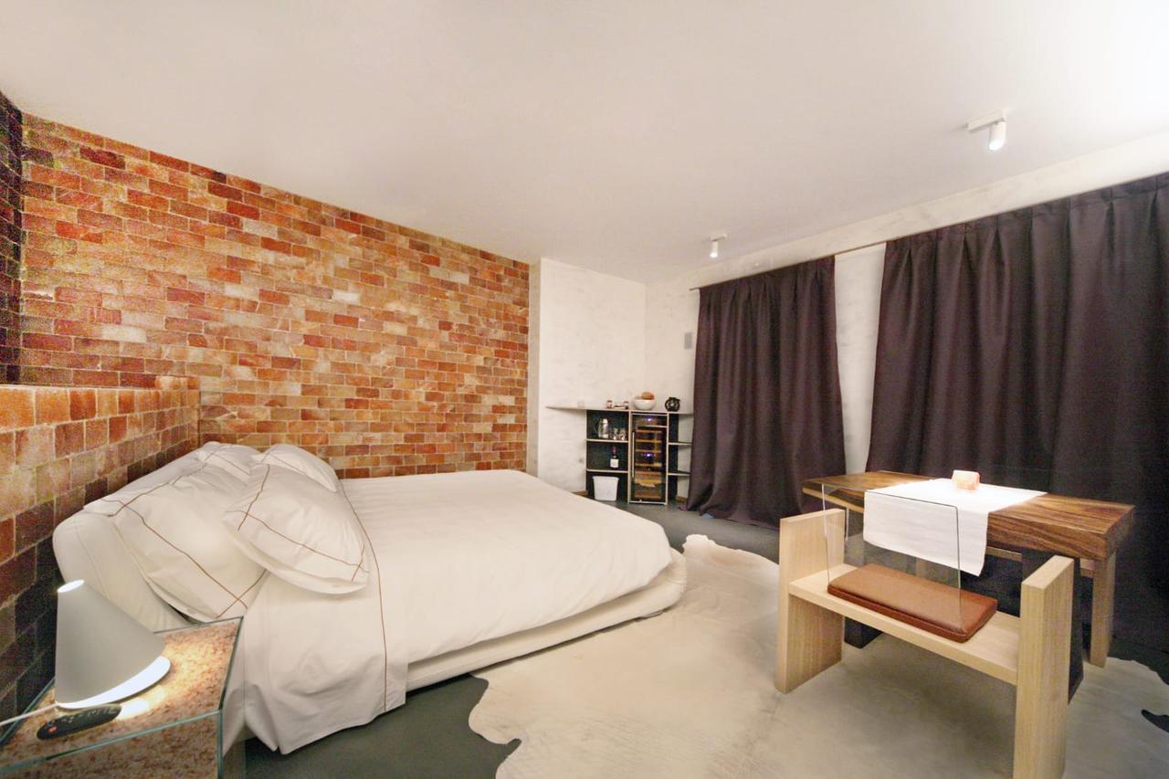Sensi Inn *